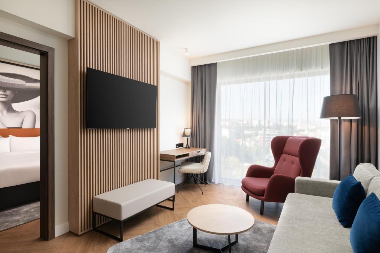 Radisson Blu Hotel, Hotel